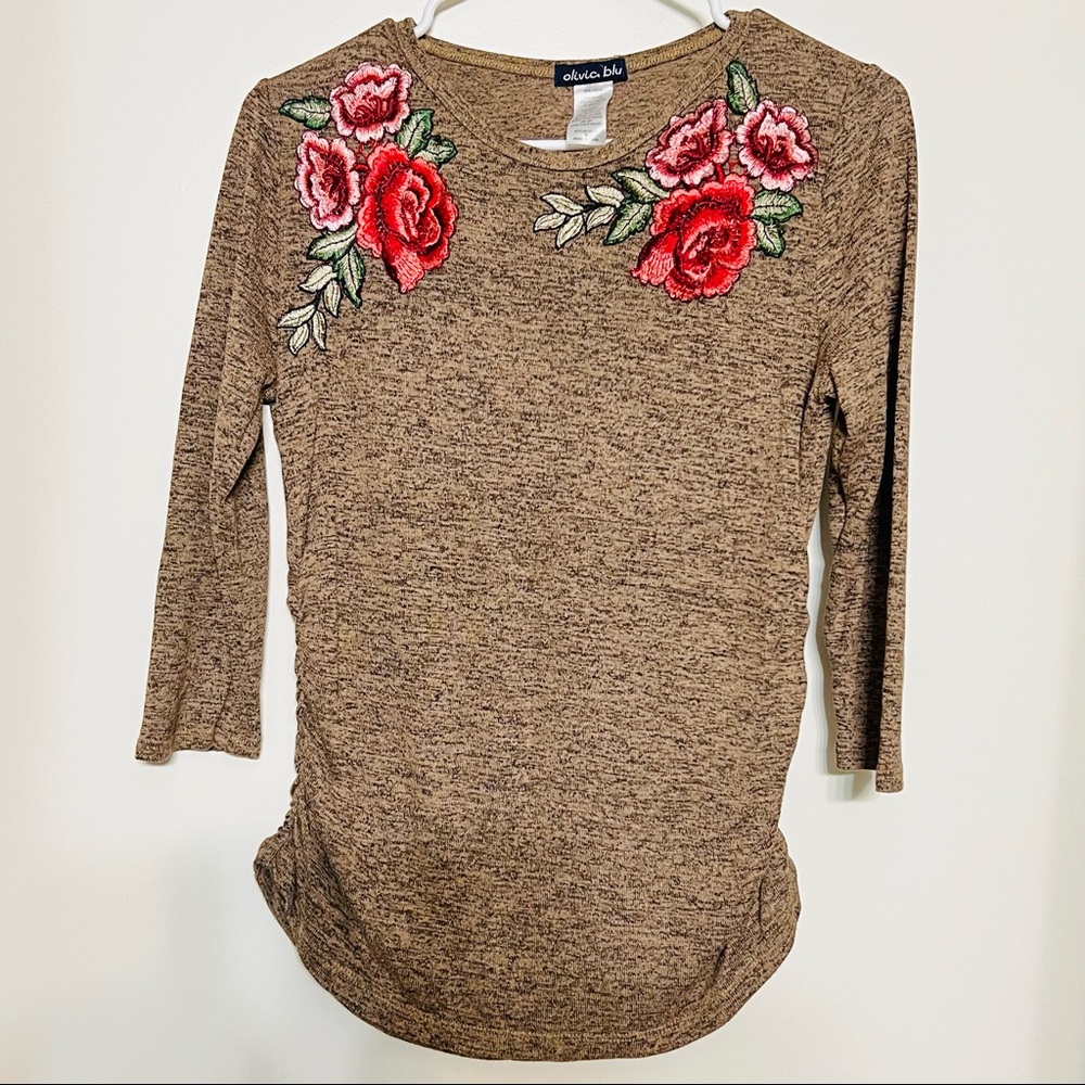 Stretchy top with beautiful rose embroidery